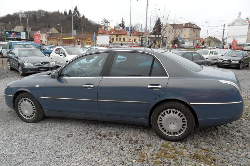 lancia thesis 3.0 benzina